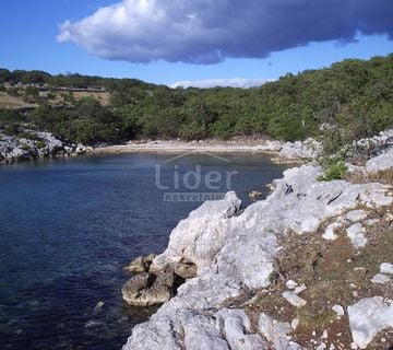 Građevinski teren 20.272 m2 prvi red do mora na potezu Novalja prema Lunu - cover