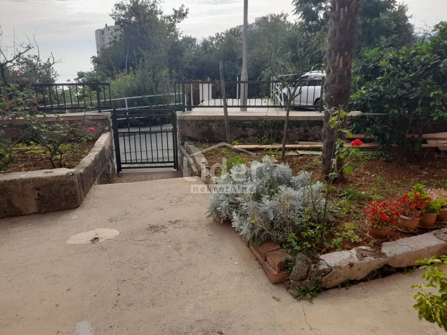 STAN 40m2 ZA INVESTICIJU - cover