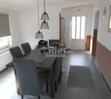 TURNIĆ Stan s velikom terasom i pogledom na more - cover