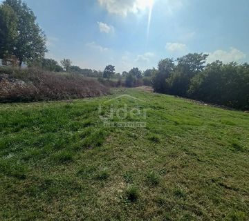Građevinsko zemljište od 4400 m2 blizu Kanfanara - cover