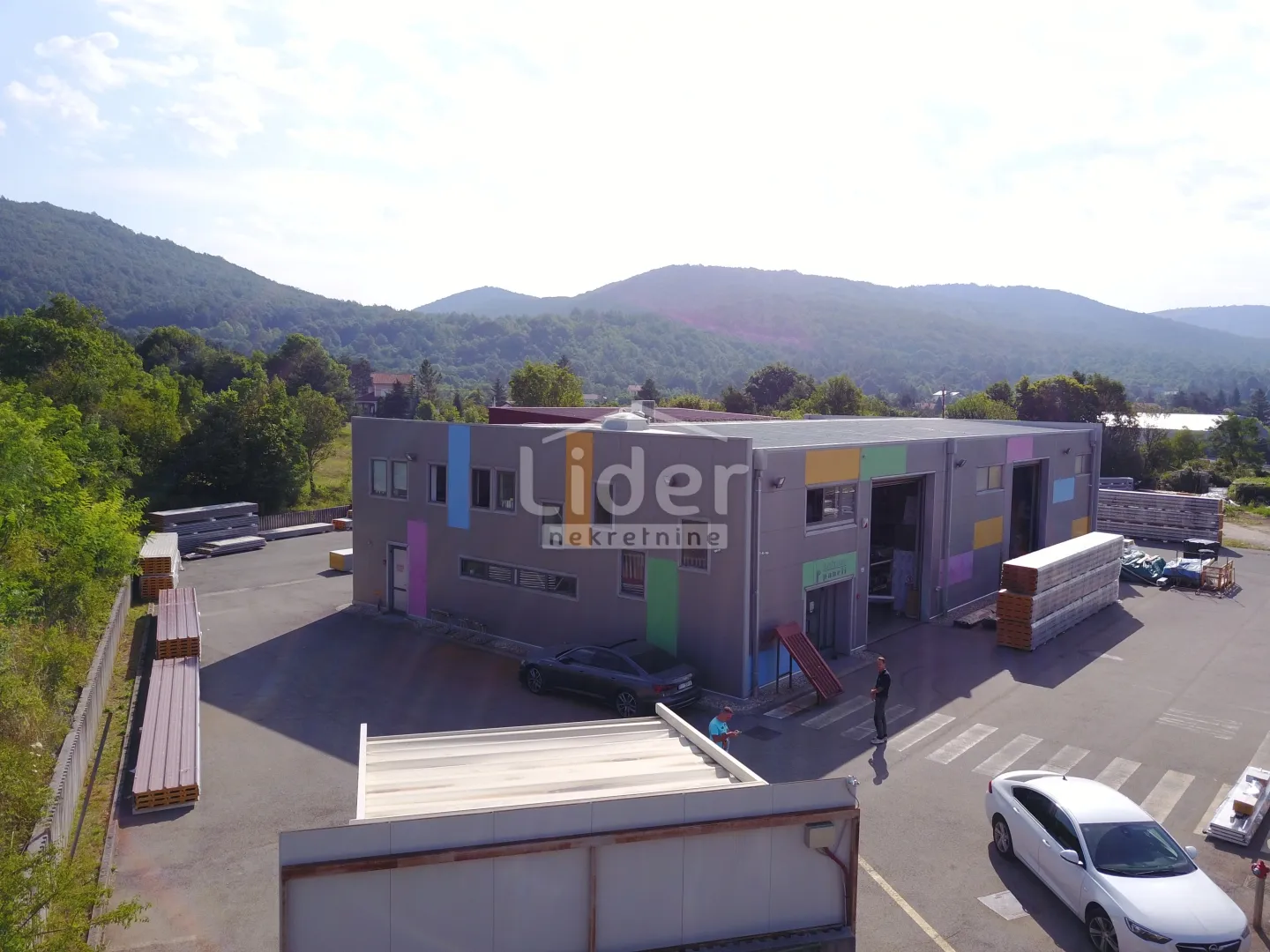 HALA, 568 m2, 6.200 m2 ZEMLJIŠTE - cover