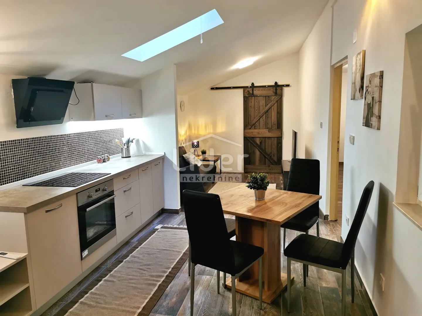 POTOK- moderan 2s+db stan, adaptiran, namješten - cover