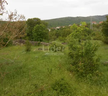 NOVI VINODOLSKI Građevinsko zemljište od 613m2