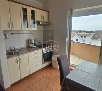 APARTMAN NOVALJA 2S+GALERIJA, 200m OD MORA - cover