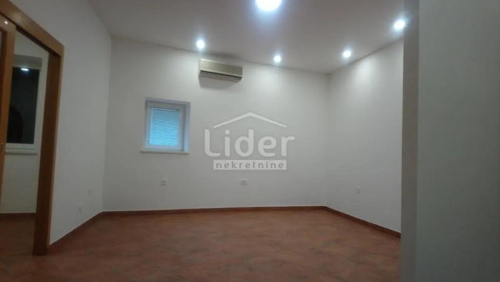 CENTAR-POSLOVNI PROSTOR - cover