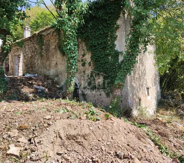HRELJIN Ruševina na zemljištu od 1665 m2 - cover