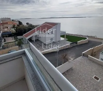 Penthouse 127,14 m2, 30m od mora, predivan pogled - cover