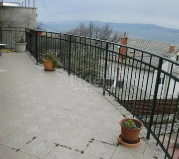 KUĆA CRIKVENICA, VEZANA, 360m2