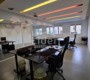 Centar - Poslovni Prostor 180 M2 - Rijeka