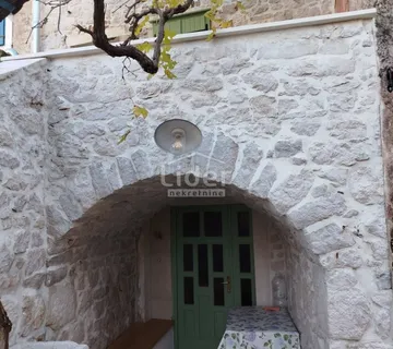 VELI IŽ, kuća 90m2 - cover