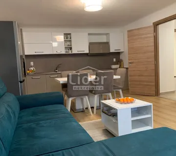 BULEVARD 3s+db, terasa, vrt, novoadaptiran, namješten! - Rijeka