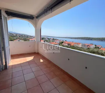 Apartman s prekrasnim pogledom na more, 64 m2 - Barbat na Rabu, Rab