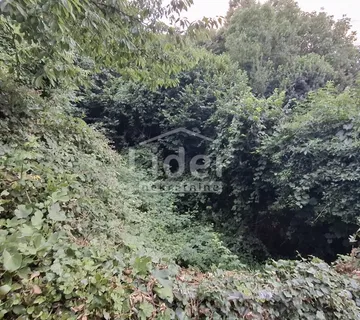 VIŠKOVO-građevinsko zemljište 1010m2