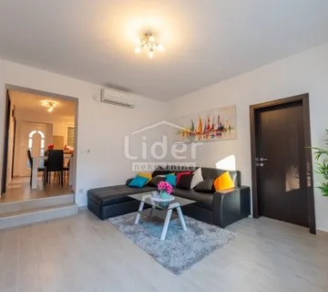 OPATIJA, 250 M OD MORA, 2S+DB, 270.000 € - cover