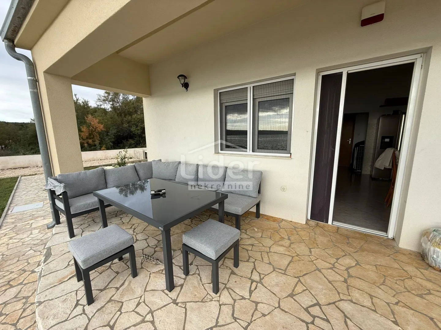 Kuća prvi red uz more – Posedarje - cover