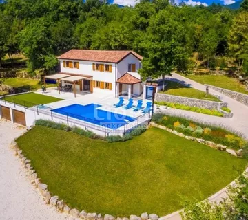 VILA U OAZI MIRA I TIŠINE - cover