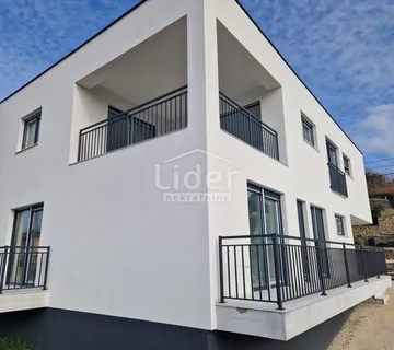 Apartman u Banjolu sa fantastičnim pogledom - cover