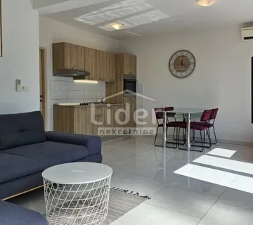 DRAMALJ Apartman, krovna terasa i pogled na more - cover