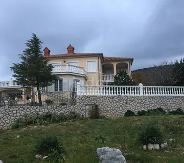 Prekrasno uređena kuća na mirnoj lokaciji - cover