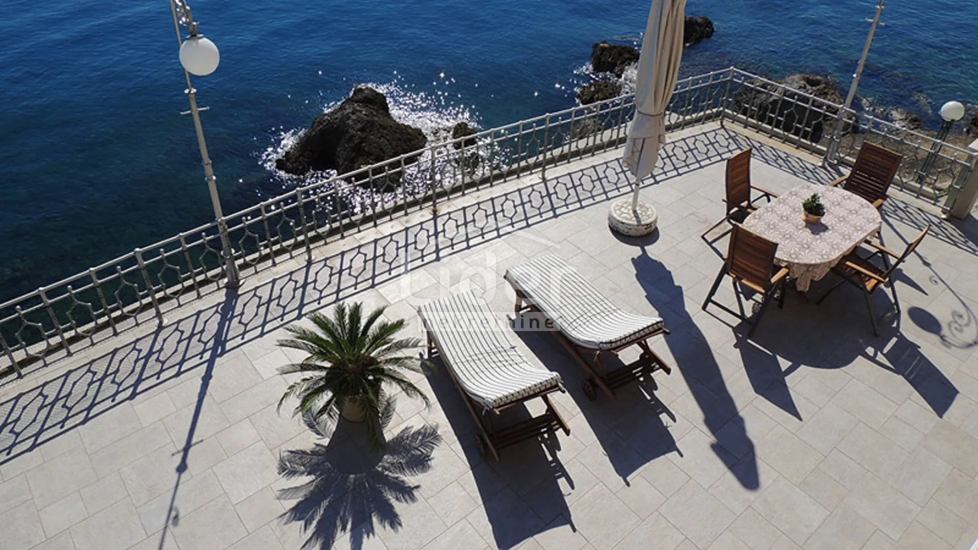 IČIĆI -stan za najam prvi red do mora - cover