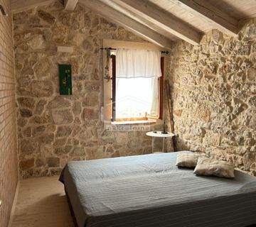 OTOK SUSAK-kamena kuća - cover