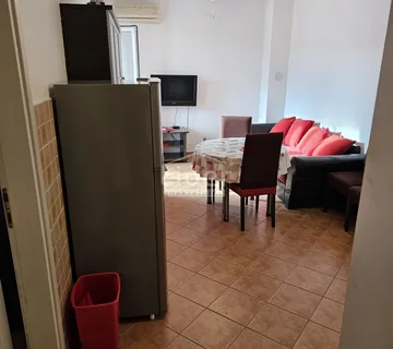 NOVALJA,  100 M OD MORA, BALKON - cover