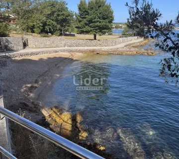 OTOK KRK,MALINSKA-STAN U PRIZEMLJU S OKUĆNICOM - cover