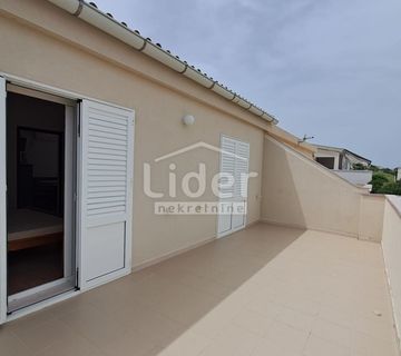 Dvojna kuća u Pagu, 100m2- dva apartmana, 300m od mora - cover