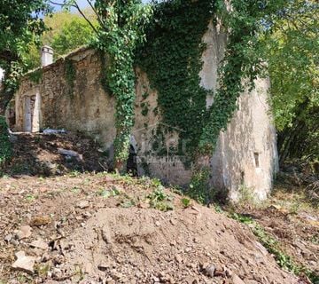 HRELJIN Ruševina na zemljištu od 1665 m2 - cover