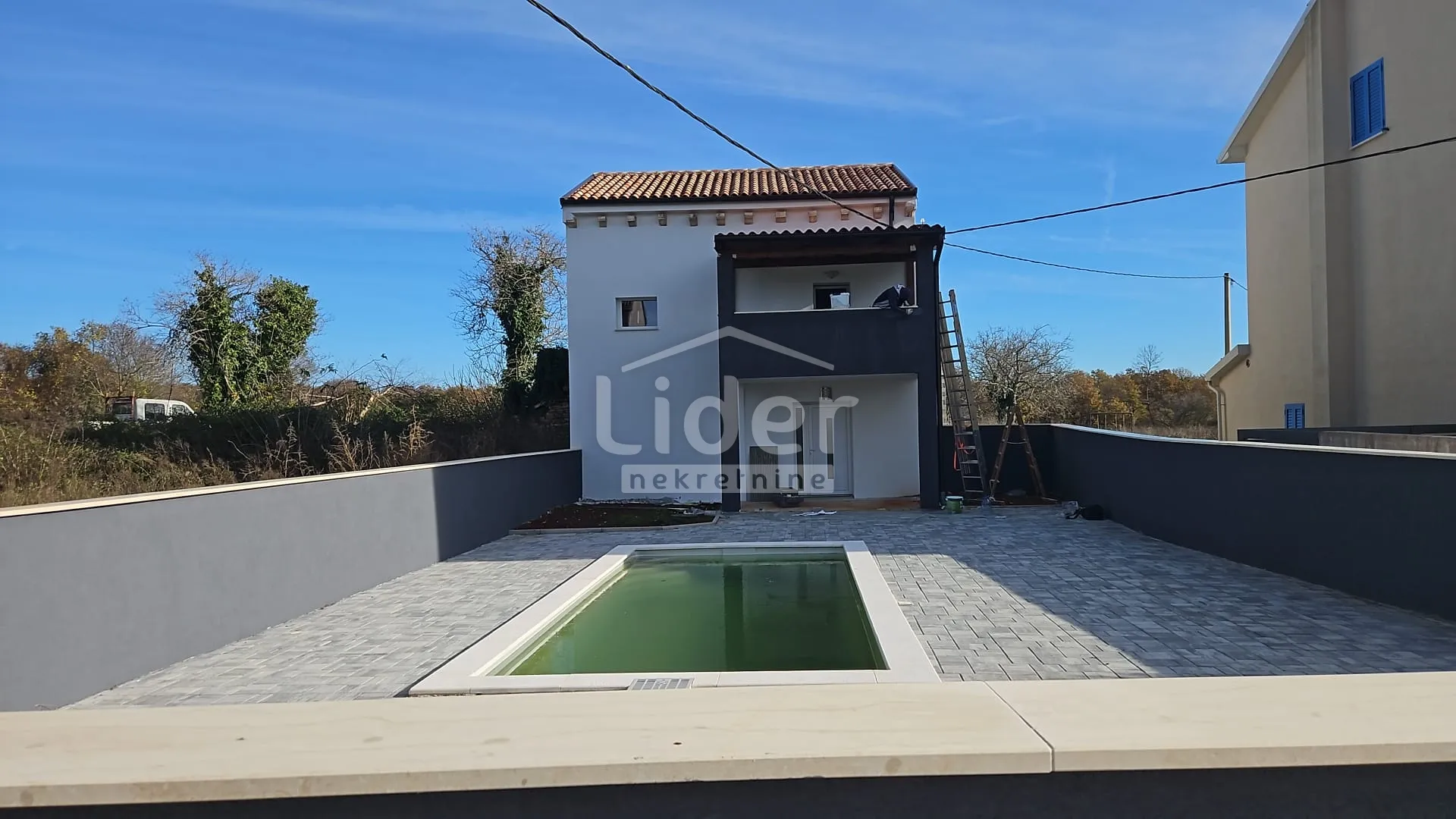 Kuća s bazenom blizu Žminja - cover