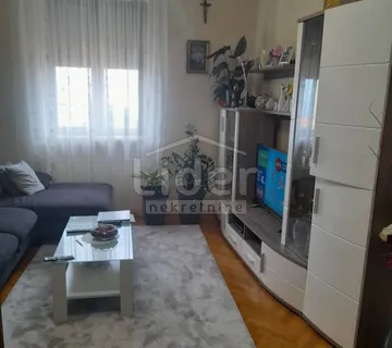 STAN U CENTRU KASTVA 92 M2 SA BALKONOM - cover