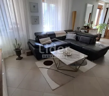 CRIKVENICA-prostran stan s dodatnim apartmanom  - cover