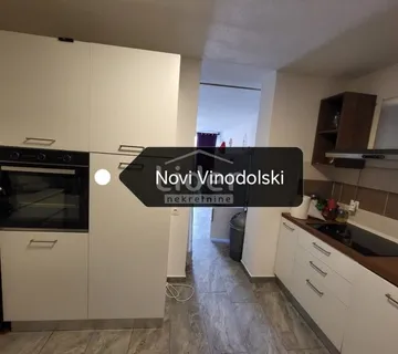 TOP PONUDA- N.Vinodolski stan 75m2+parking  - cover