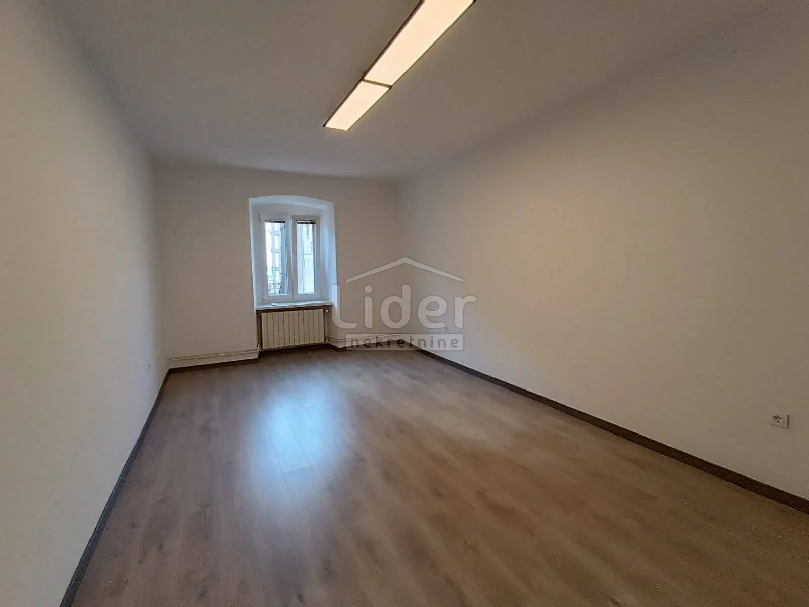 Poslovni prostor, centar, 30 m2 - cover