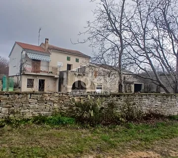 Istarsko imanje na velikoj okućnici kraj Kanfanara - cover