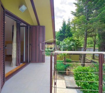 Grobnik, prekrasna samostojeća kamena vila od 198m2 - cover