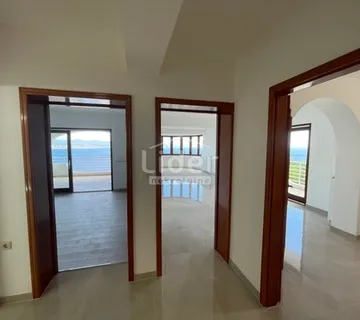OPATIJA Dvoetažni stan s prekrasnim pogledom na more - cover