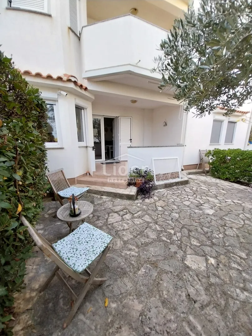 2S+DB APARTMAN NOVALJA-GAJ 200m od mora - cover