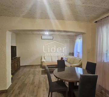 VIŠKOVO - kuća s dva odvojena stana - cover