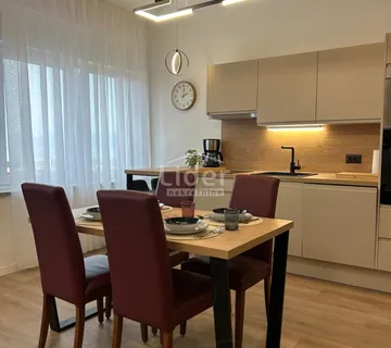 RIJEKA Komforan, moderan stan s pogledom na more  - cover