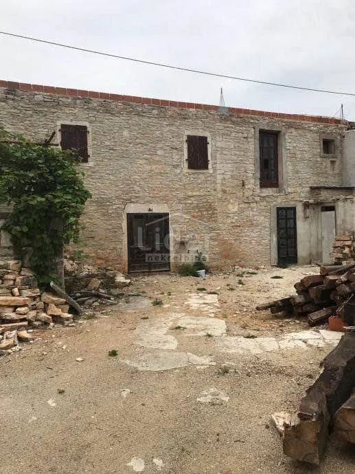 Kuća za renoviranje u Kanfanaru - cover