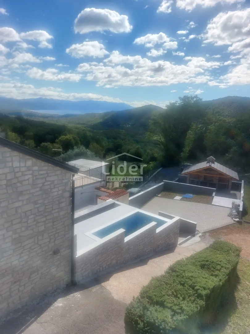 BRIBIR Adaptirana kuća s velikom okućnicom i bazenom - cover