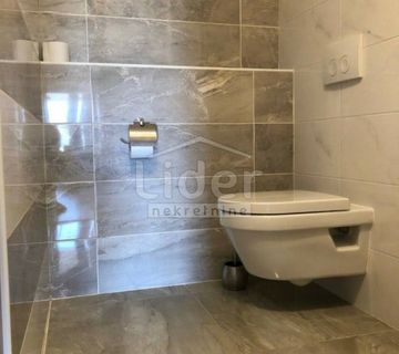 Apartmanska kuća na samoj plaži u Loparu - cover