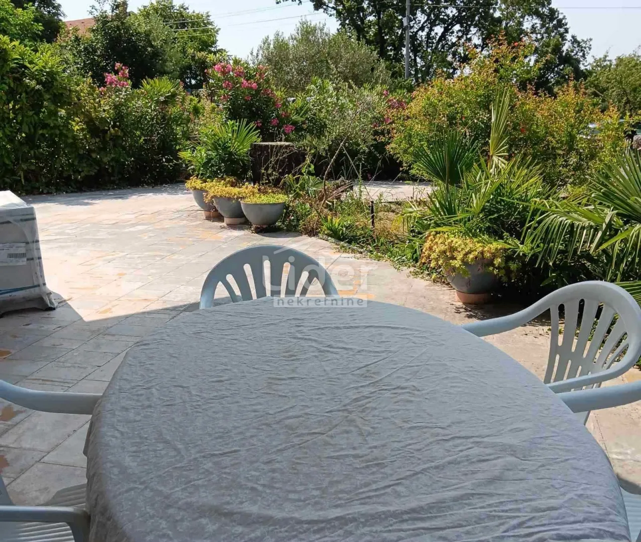 ZAMET-Četverosobni stan s dnevnim boravkom - cover