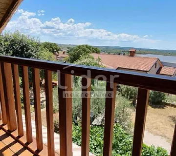 KAŠTELIR Drvena kuća sa pogledom na more! - cover