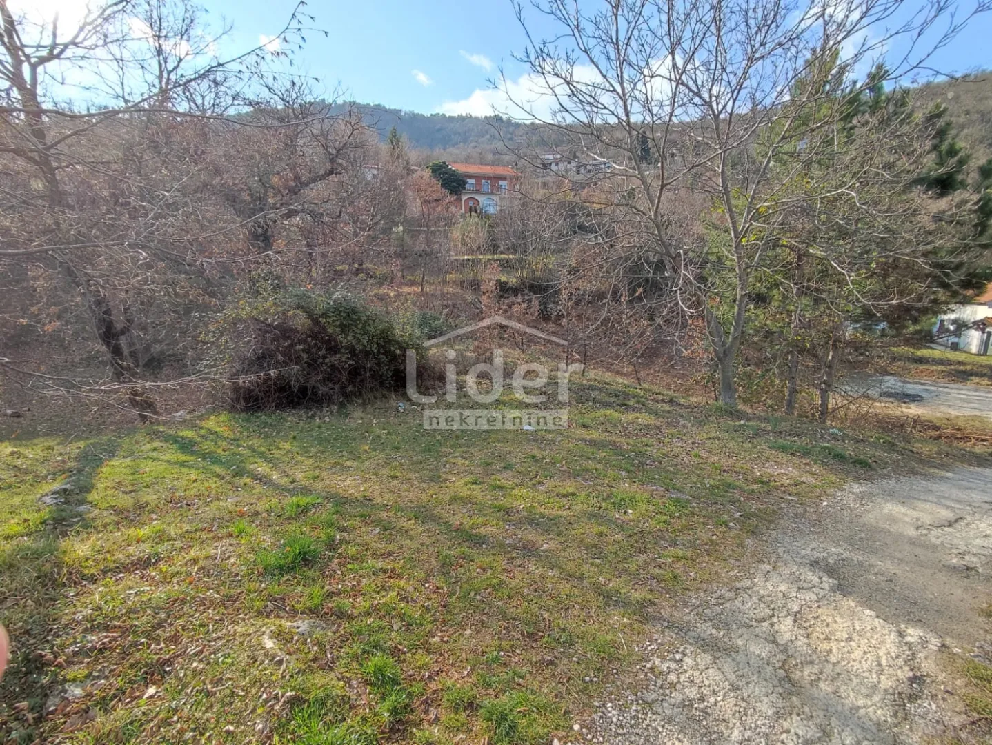 DOBREĆ-građevinsko zemljište - cover