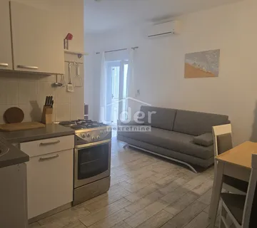 NOVALJA, 190 M OD MORA, 1S+DB - cover