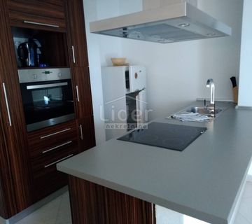 UMAG - kuća sa više apartmana, 300m od mora - cover