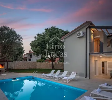 BRTONIGLA, luksuzna vila s bazenom, 165.00 m2