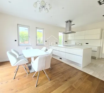Kuća 320m2 za najam - Novi Zagreb, Blato